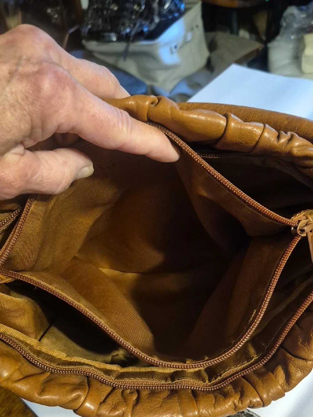 Mido Mido Tan Gathered Shoulder Bag - Picture 11 of 14